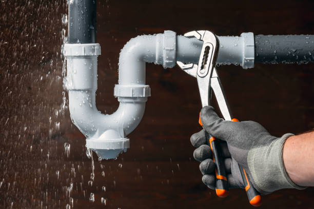 Professional Leak Detection technician working in Mastic, NY